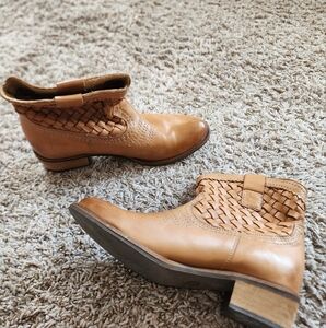 Sundance Leather Boots Size 37 7